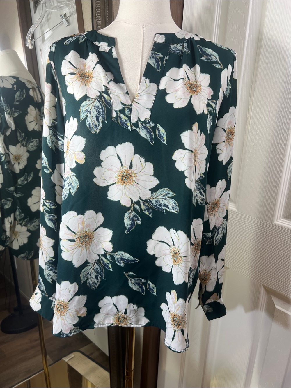 LOF Dark Green Floral V-Notch Long-Sleeve Blouse